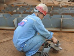 新疆集装箱活动房电焊工工资高吗