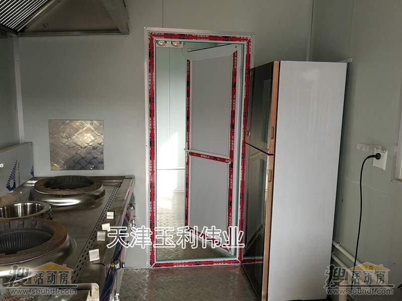 集装箱设备房内部