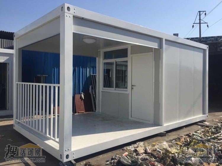 快拼集装箱做成的员工通道